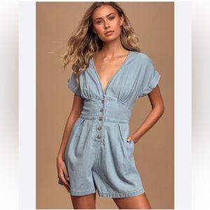 Lulus Happy Days Ahead Light Wash Chambray Button-Front Romper Size Small